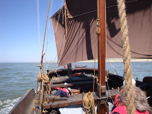 Zeilend op huis aan vanuit Scheveningen